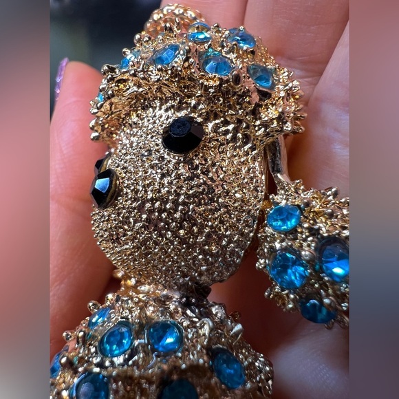 🐩 NWT! Blue Rhinestone Poodle Necklace - Picture 5 of 14
